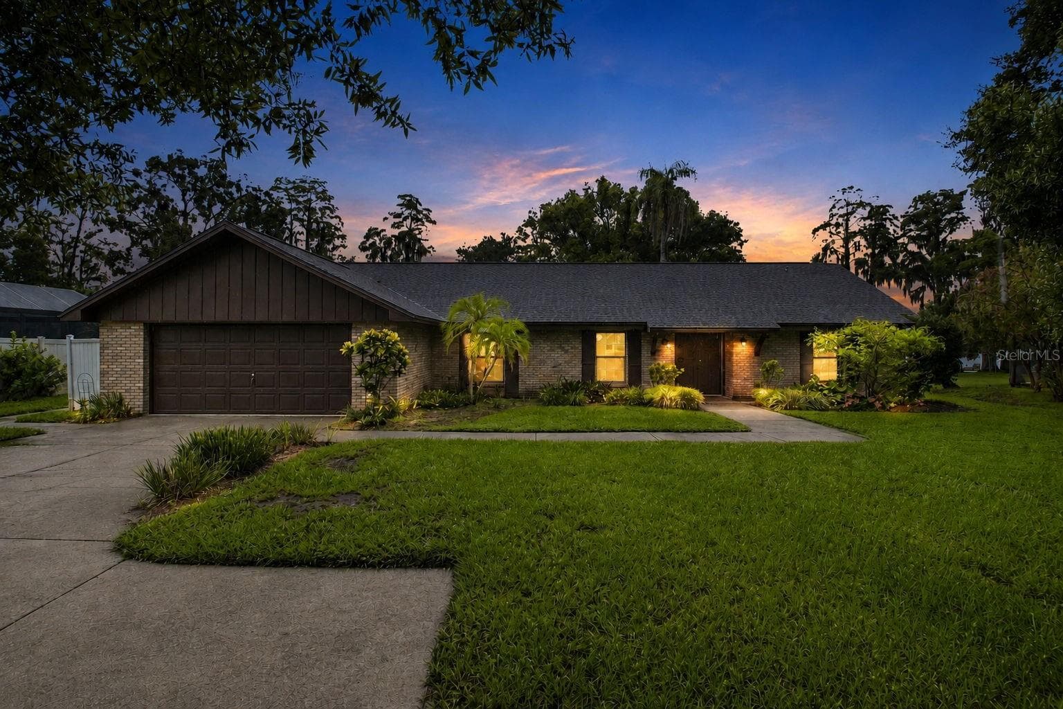 15301 LAKE MAURINE DR
