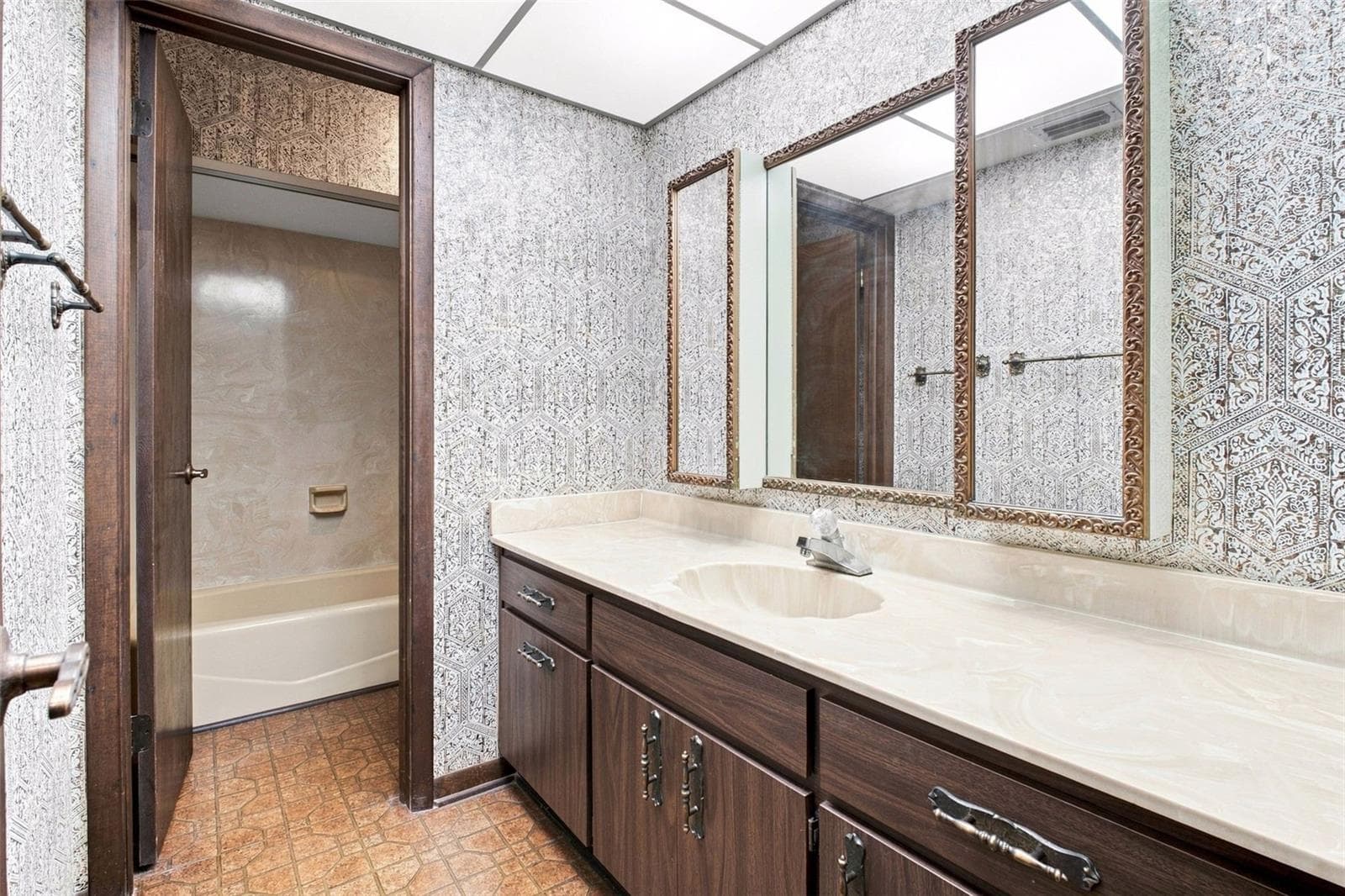 Single Family Residence at 15301 LAKE MAURINE DR, ODESSA, photo 36 of 60