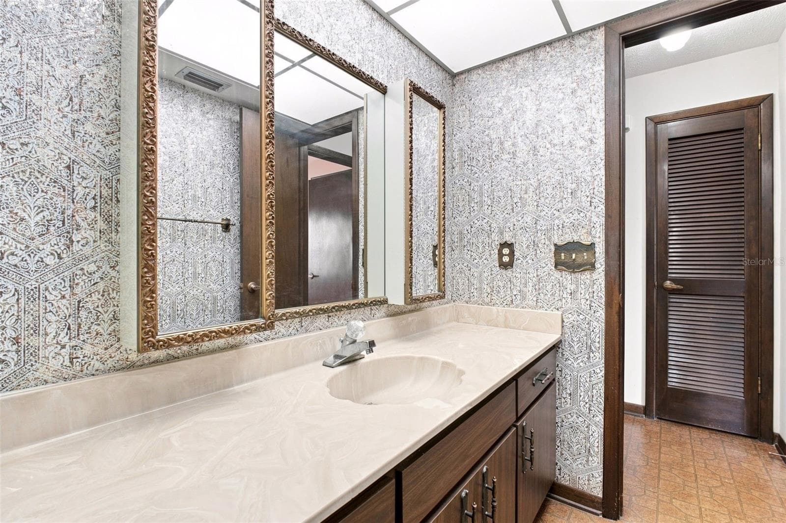 Single Family Residence at 15301 LAKE MAURINE DR, ODESSA, photo 38 of 60