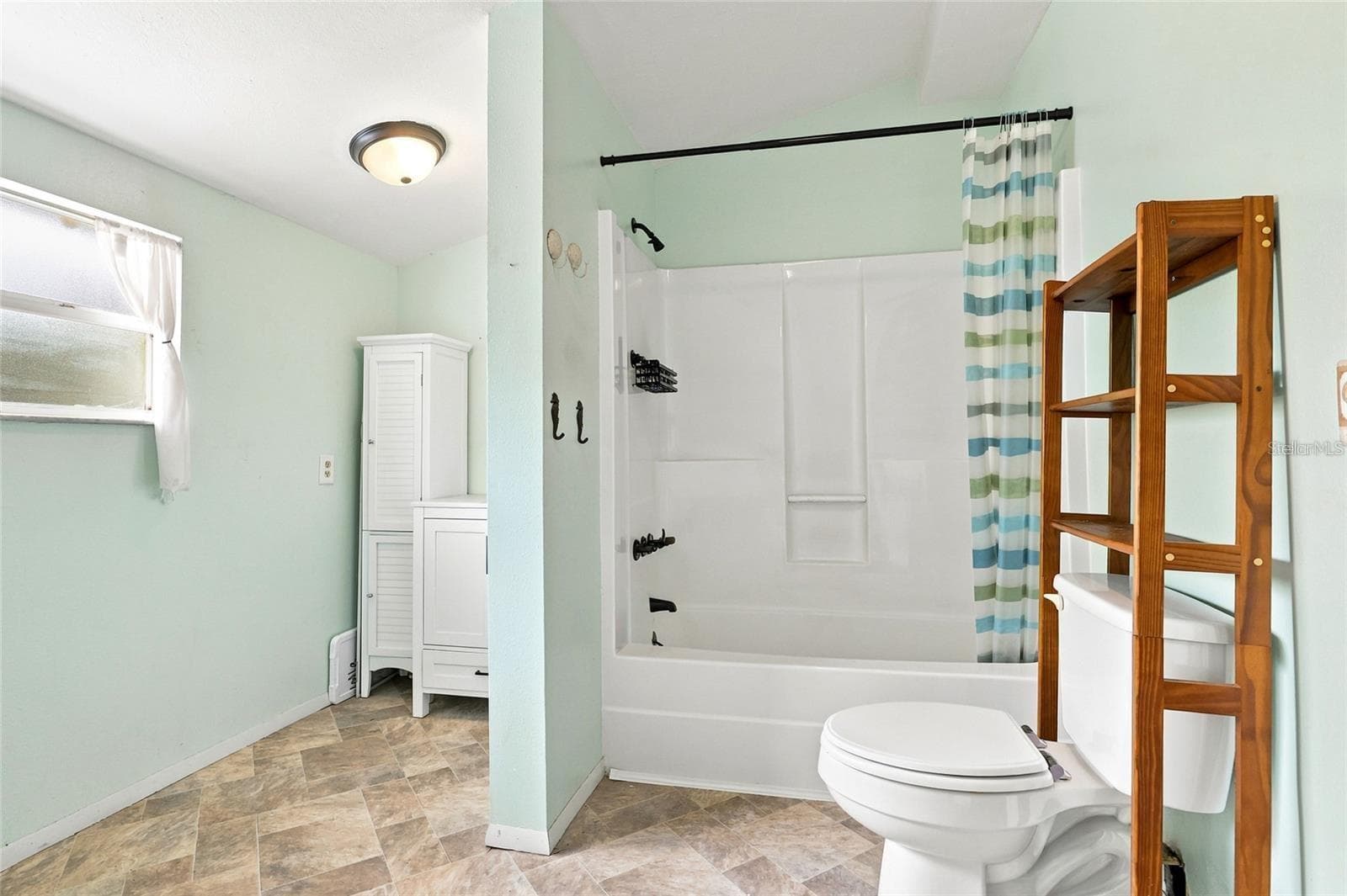 Full Bathroom 2 Second Floor - 1518 DICKENS RD, LAKE WALES
