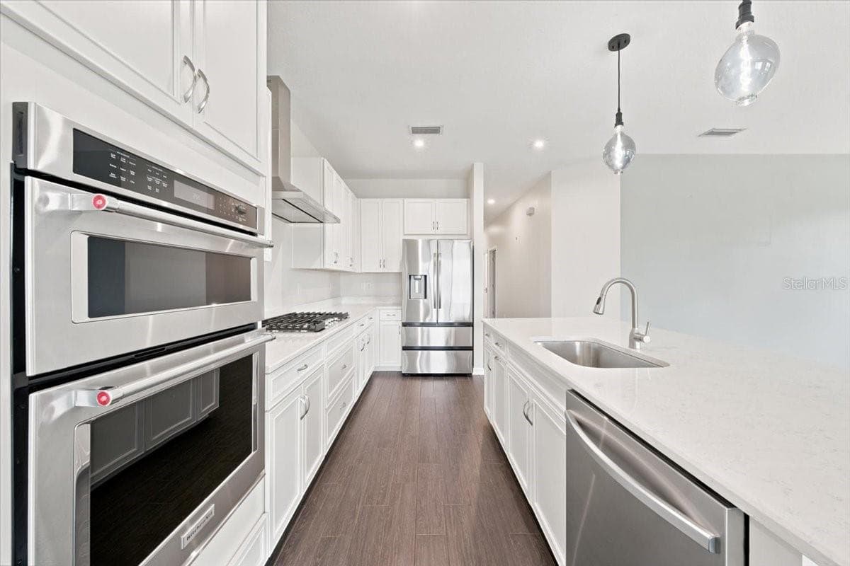 Single Family Residence at 13240 SAW PALM CRK, BRADENTON, photo 22 of 45