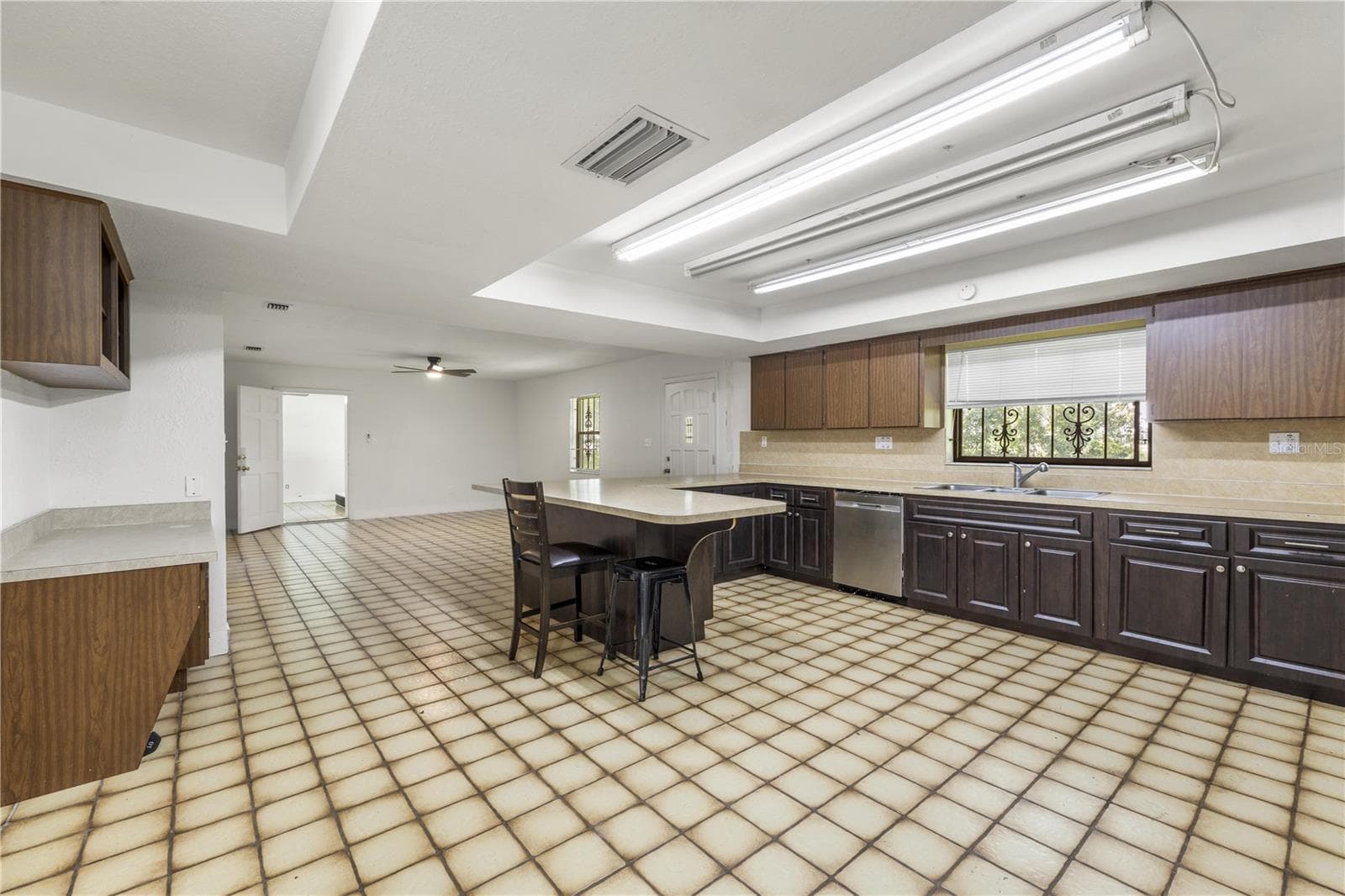 Single Family Residence at 4803 EHRLICH RD #B, TAMPA, photo 17 of 59