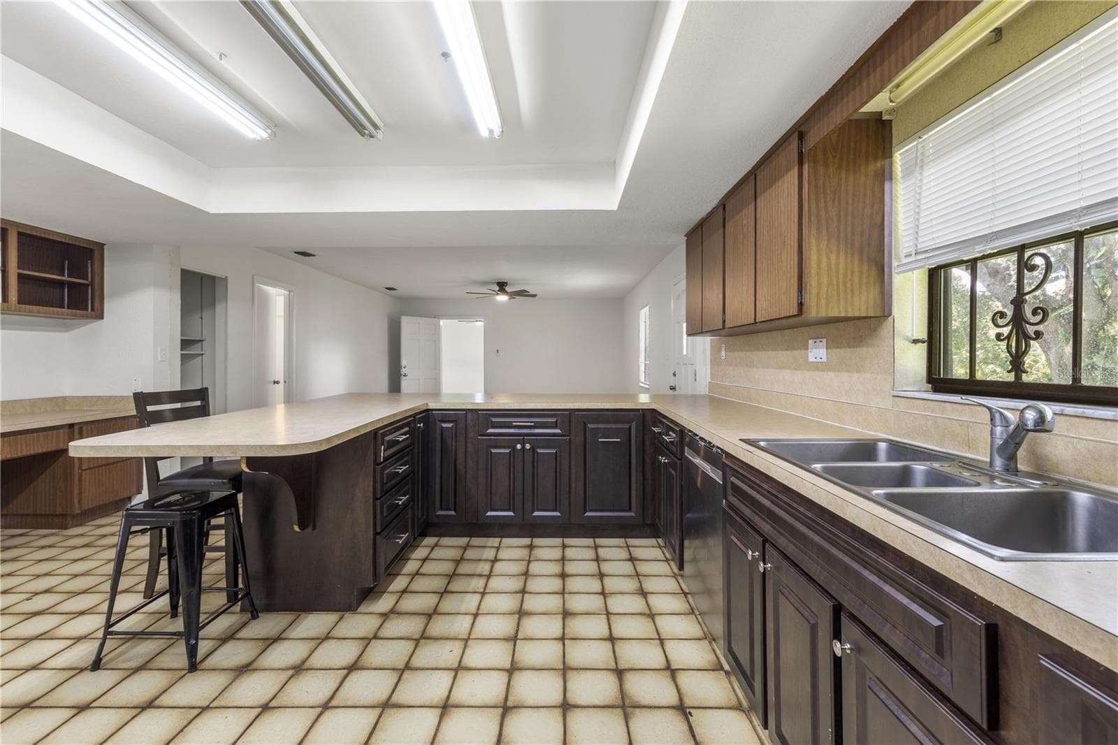 Single Family Residence at 4803 EHRLICH RD #B, TAMPA, photo 20 of 59