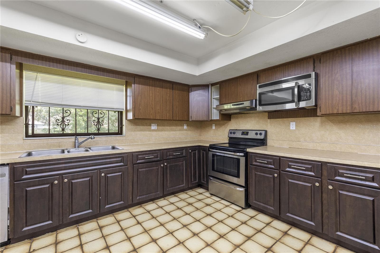 Single Family Residence at 4803 EHRLICH RD #B, TAMPA, photo 23 of 59