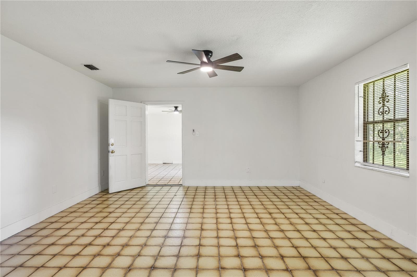 Single Family Residence at 4803 EHRLICH RD #B, TAMPA, photo 25 of 59