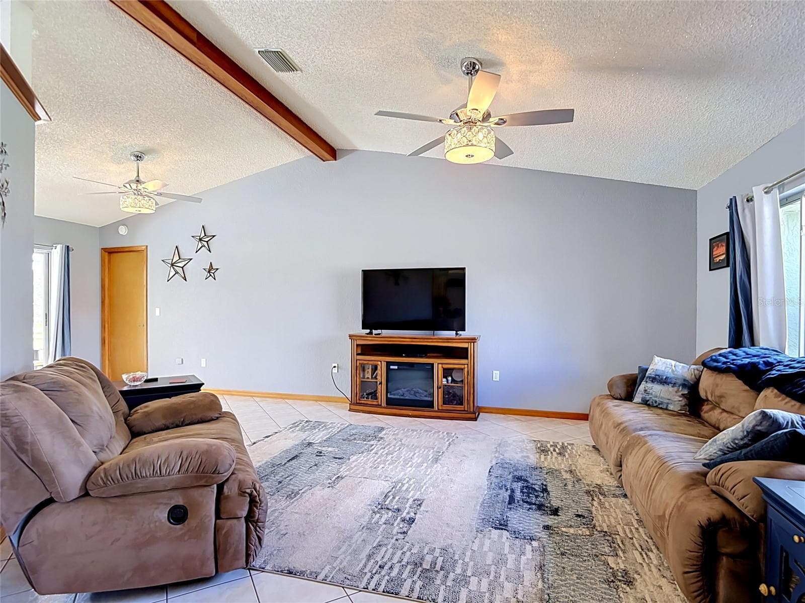 Single Family Residence at 8108 SHORECREST CT, SPRING HILL, photo 7 of 73