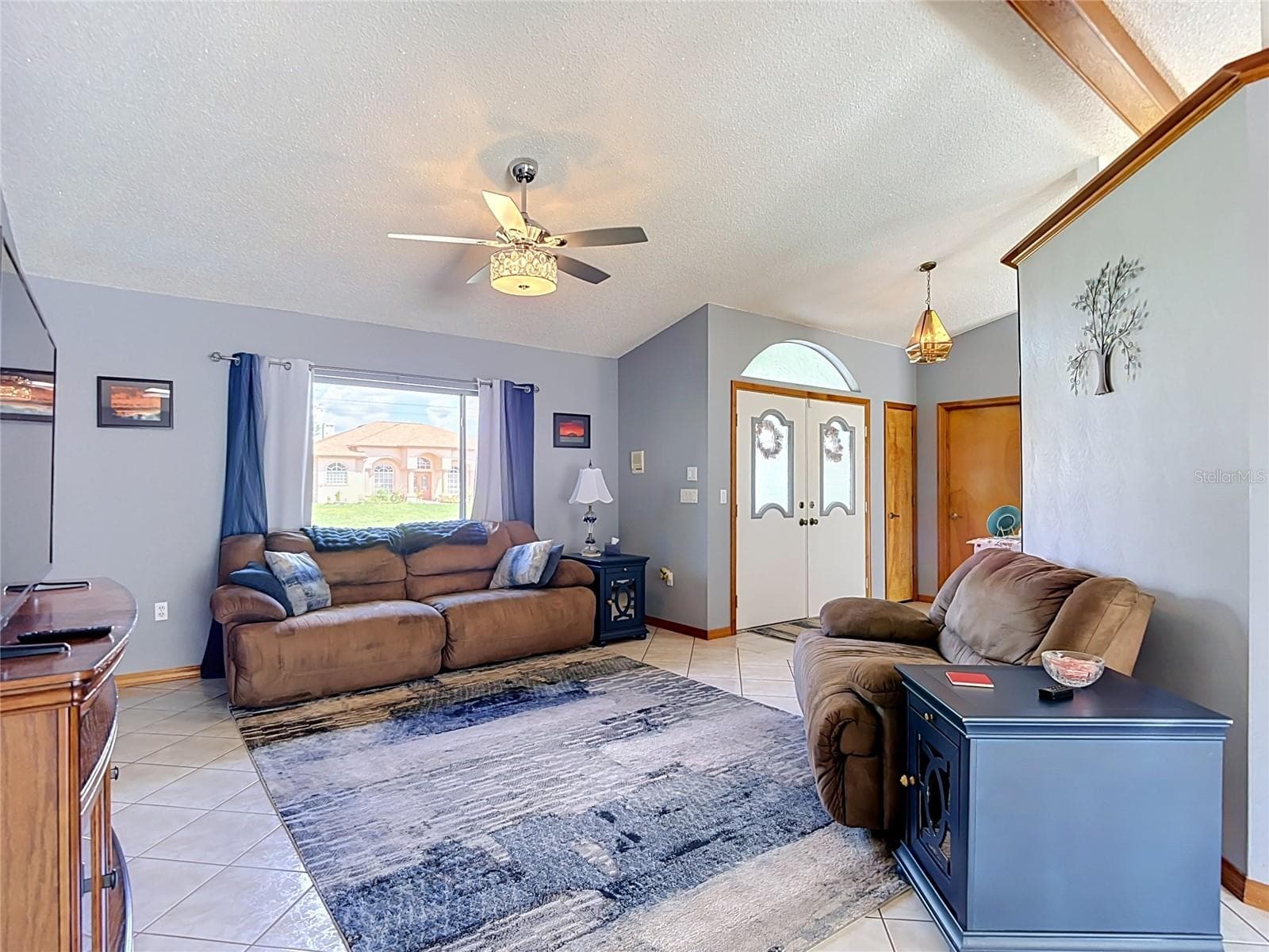 Single Family Residence at 8108 SHORECREST CT, SPRING HILL, photo 9 of 73