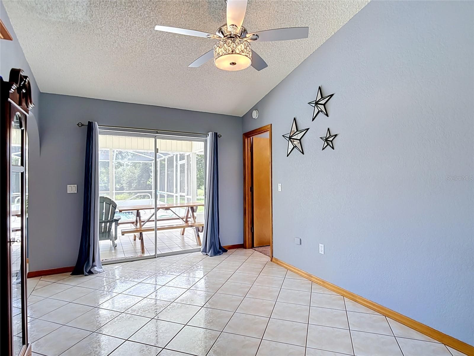 Single Family Residence at 8108 SHORECREST CT, SPRING HILL, photo 10 of 73