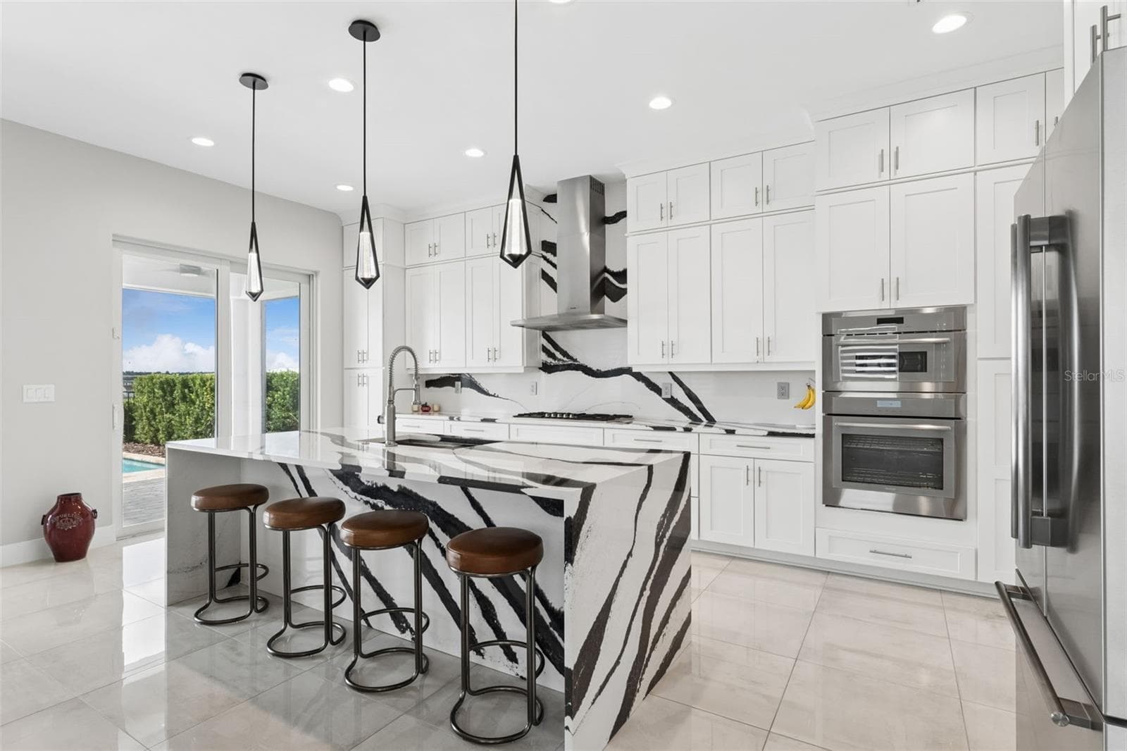 Single Family Residence at 16020 TRIVOLI CIR, MONTVERDE, photo 15 of 61