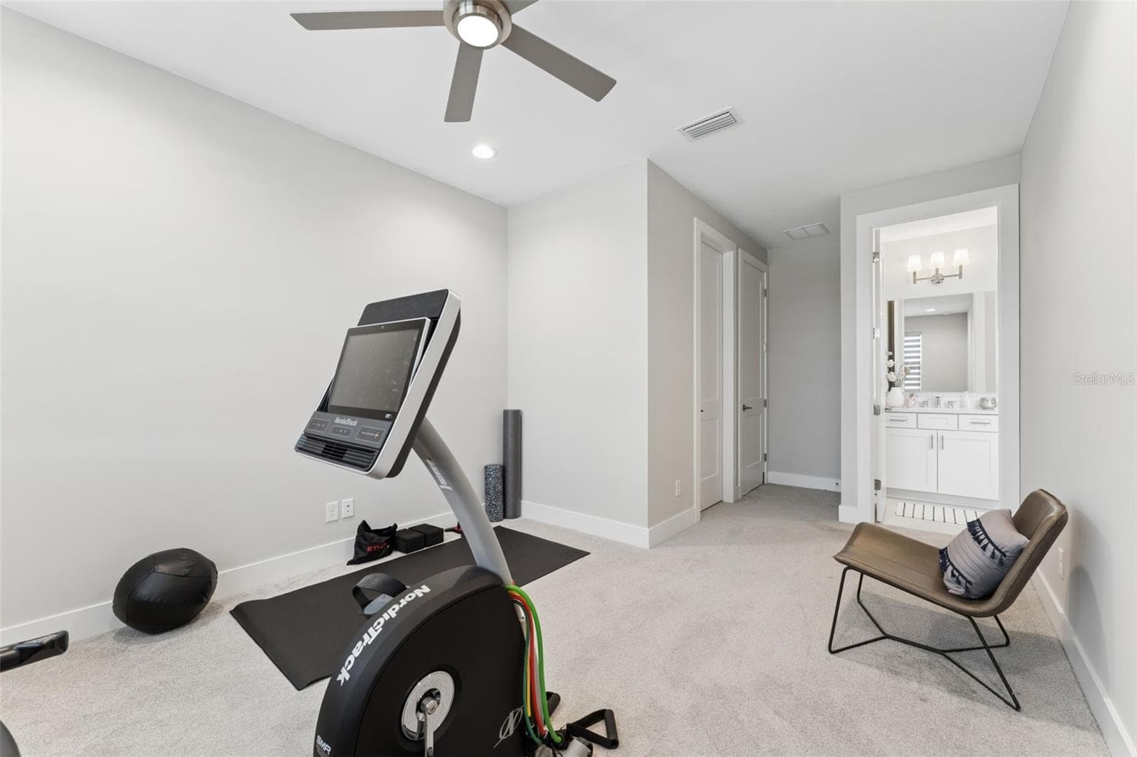 Single Family Residence at 16020 TRIVOLI CIR, MONTVERDE, photo 21 of 61