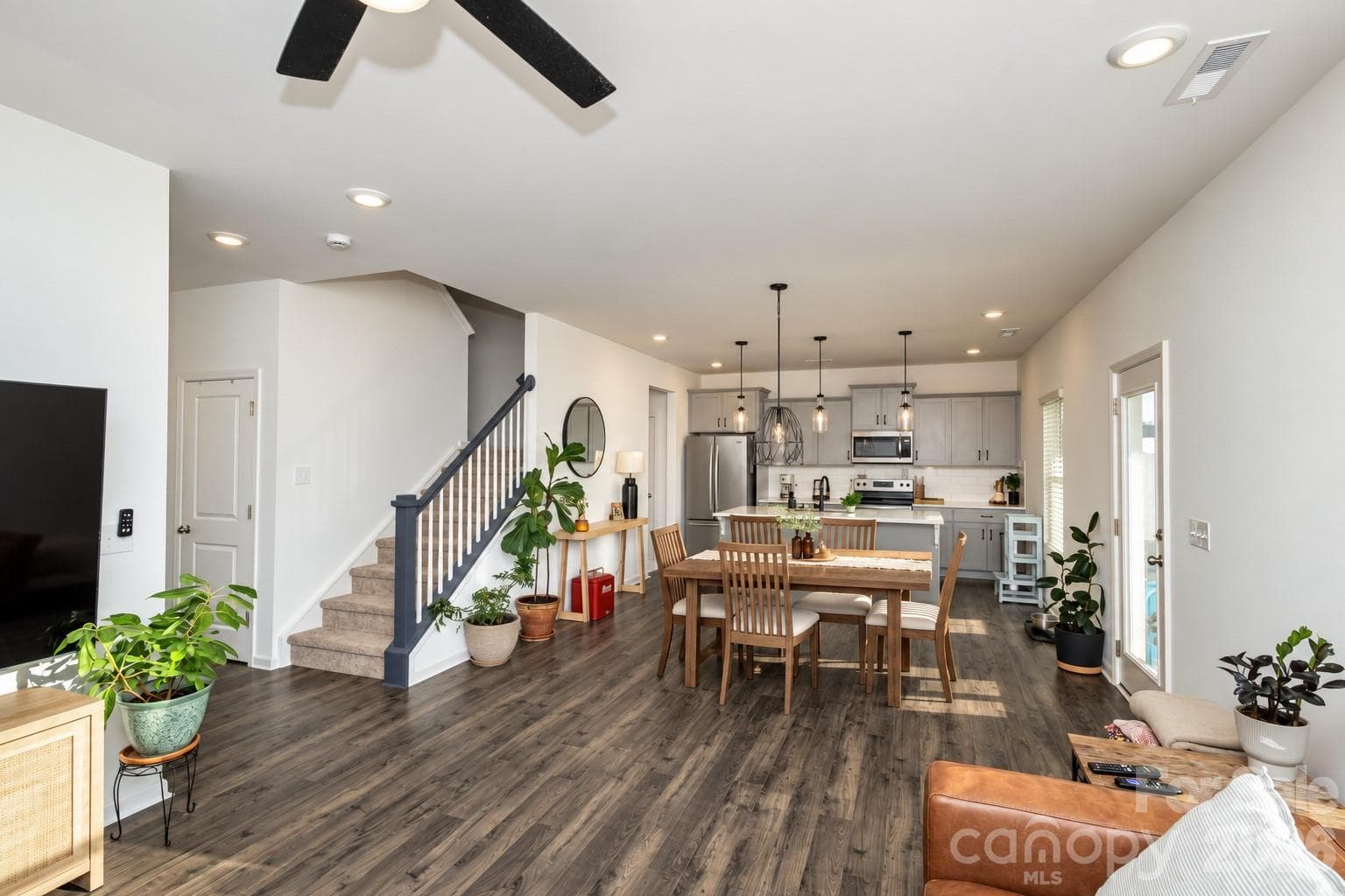 Beautiful Open concept kitchen, dining area, great room - 106 Stonewater Drive, Stanfield
