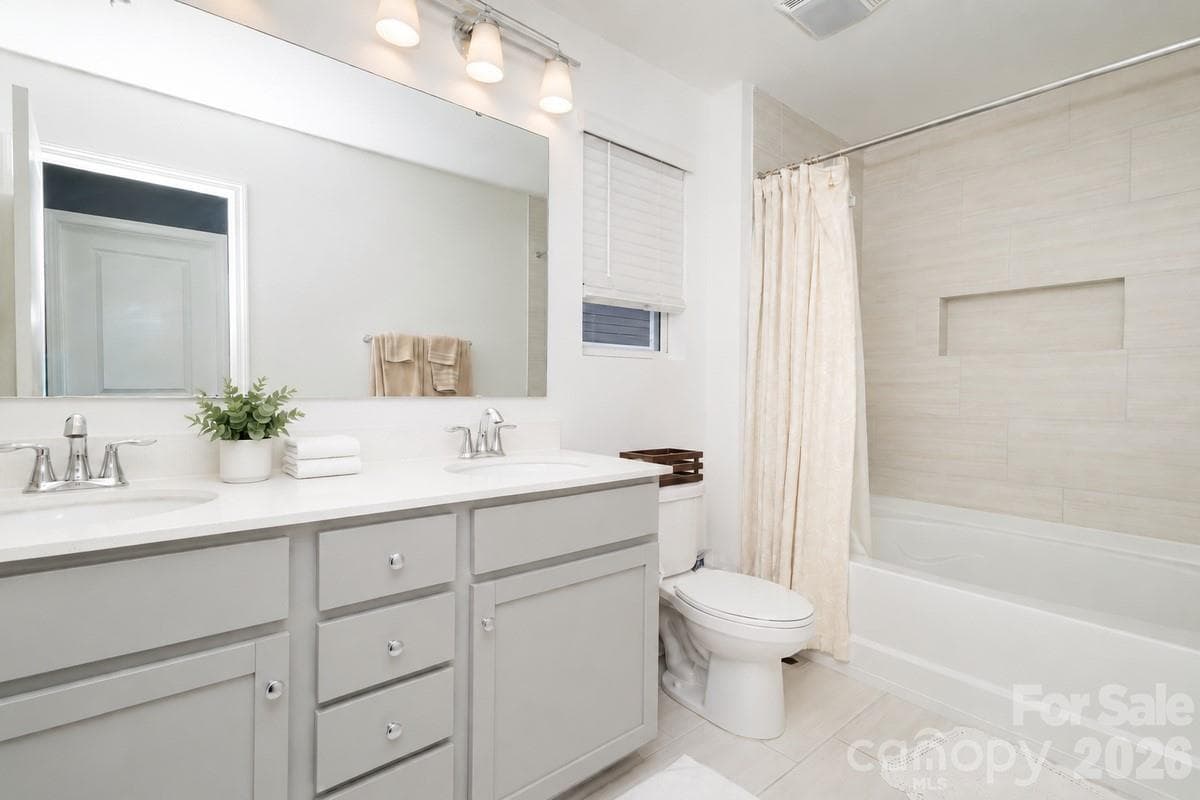 Primary full bathroom with dual vanity - 106 Stonewater Drive, Stanfield