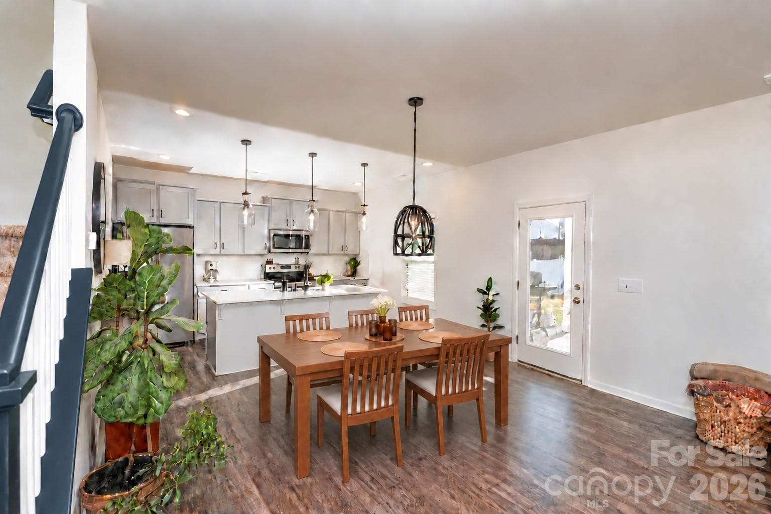 Gorgeous kitchen with large island and spacious dining area - 106 Stonewater Drive, Stanfield