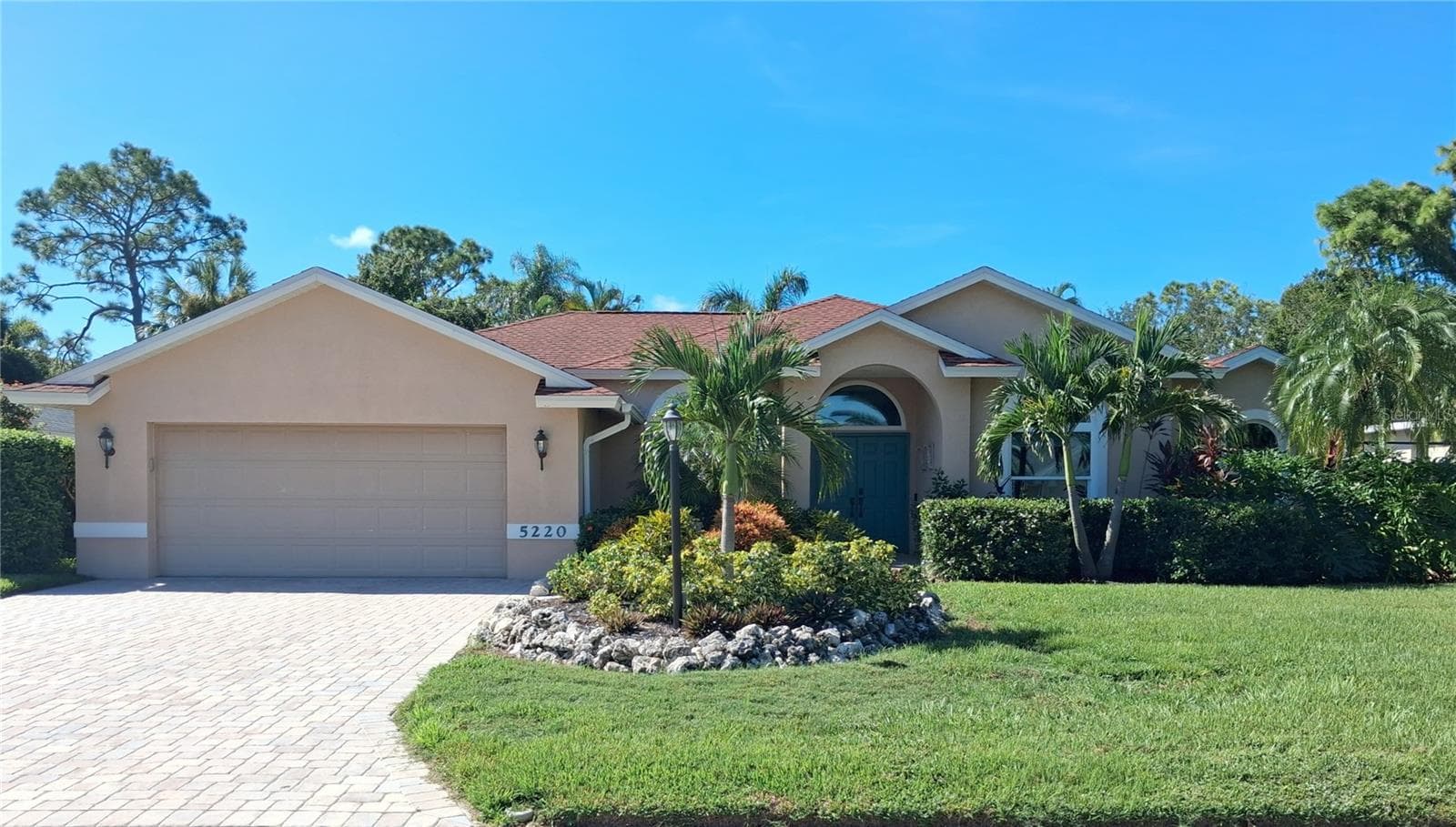 Front elevation - 5220 SUNNYDALE CIR S, SARASOTA