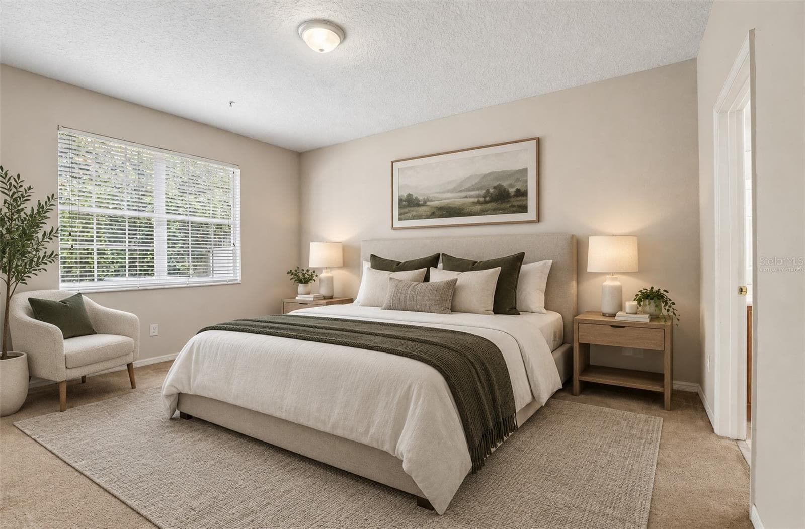 Main floor primary suite. Virtually Staged. - 10411 KRISTEN PARK DR, ORLANDO