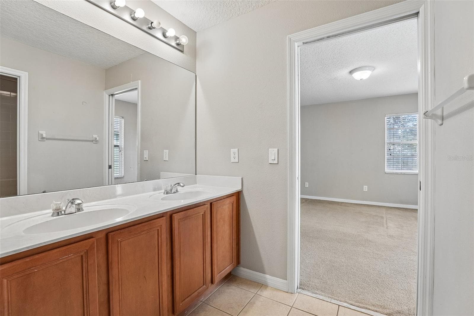 Jack & Jill Bath. - 10411 KRISTEN PARK DR, ORLANDO