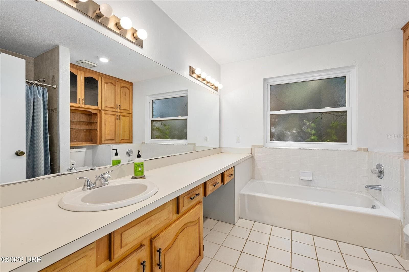 Single Family Residence at 7 WATERFRONT CT, ORMOND BEACH, photo 20 of 52