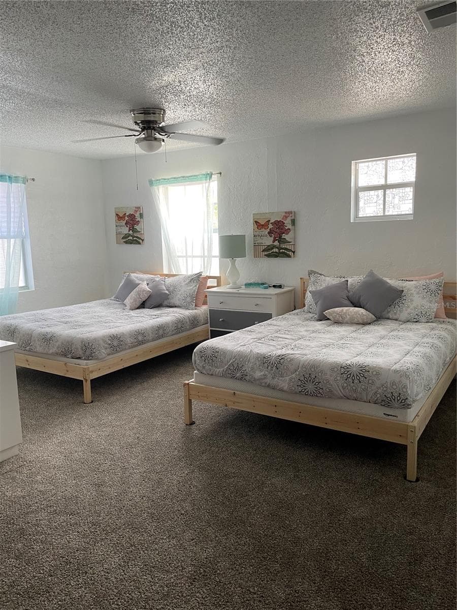 interior main house, sample bedroom - 717 DARTMOOR ST N, ST PETERSBURG