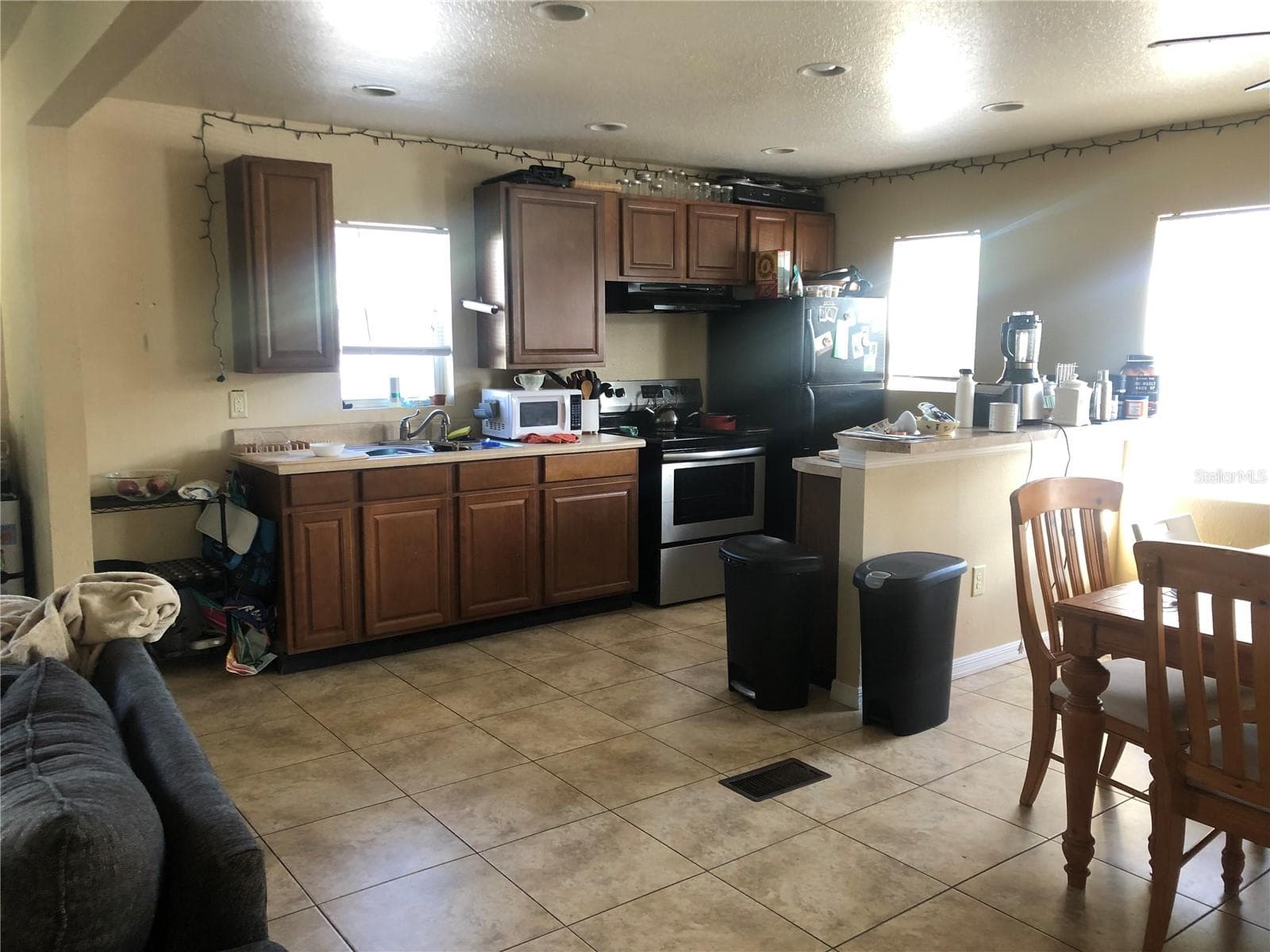 interior, kitchen, apartment A - 717 DARTMOOR ST N, ST PETERSBURG