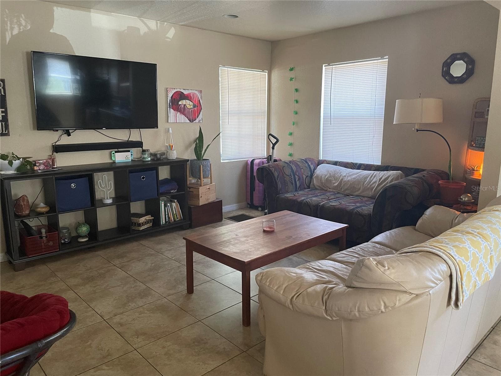 interior apartment B - 717 DARTMOOR ST N, ST PETERSBURG