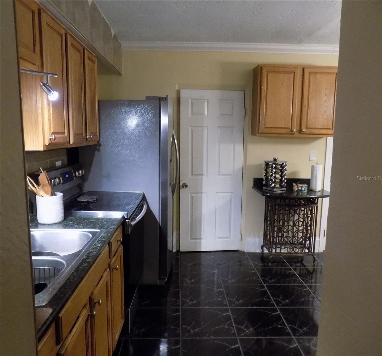 Kitchen - 2133 43RD AVE N, ST PETERSBURG