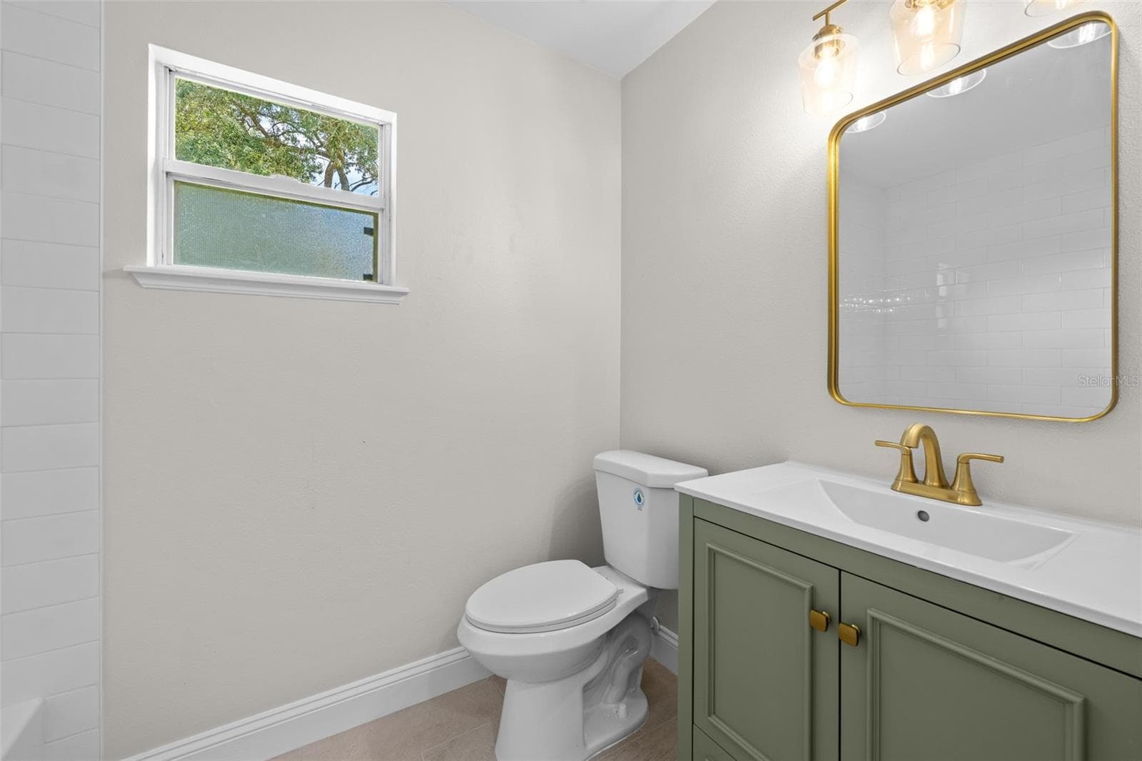 Guest Bathroom - 7455 GATES CIR, SPRING HILL