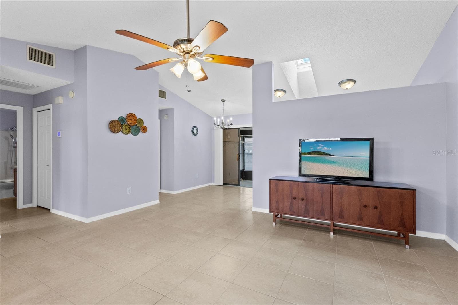 Living Room - 12422 CLUBHOUSE CT, TAVARES