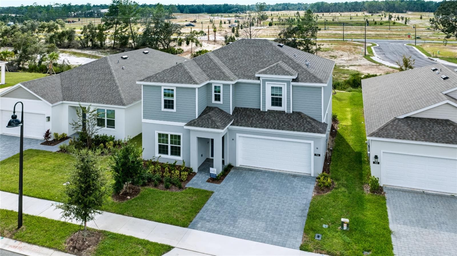 Front Exterior - 704 FARFIELDS ST, DELAND