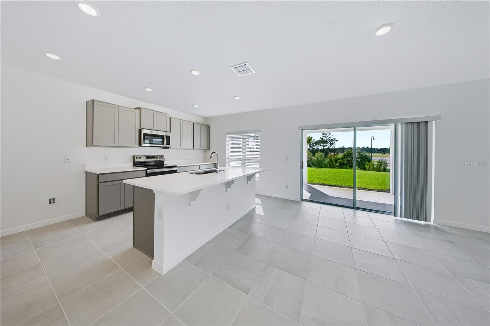 Kitchen - 704 FARFIELDS ST, DELAND