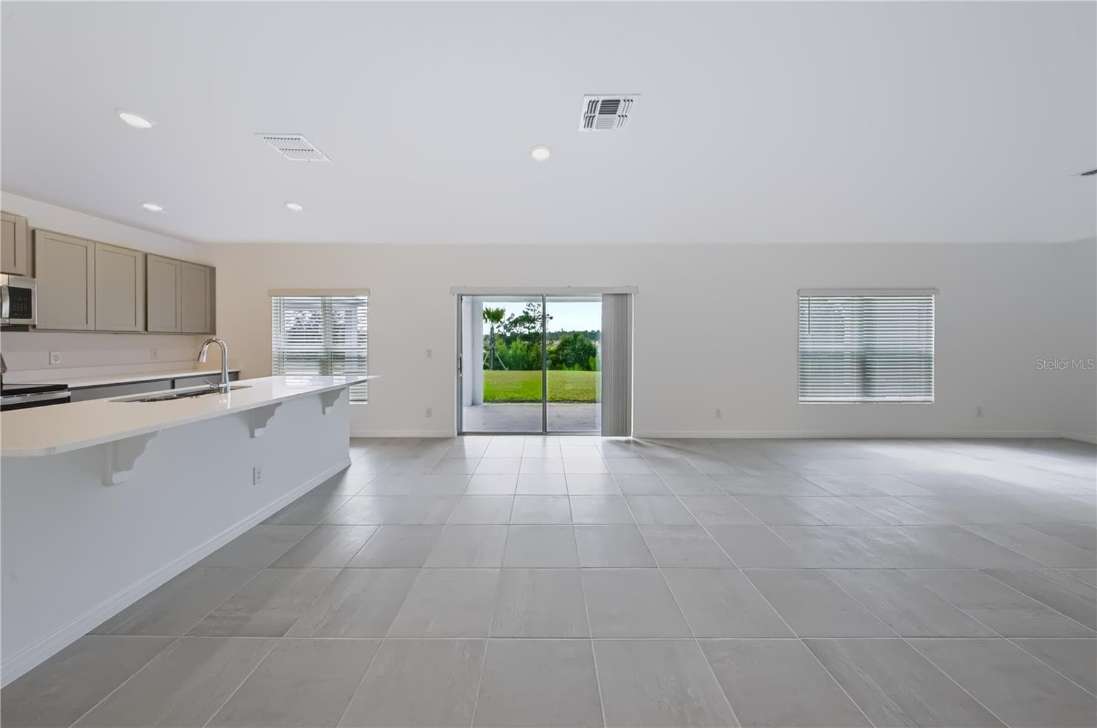 Dining and Open Concept - 704 FARFIELDS ST, DELAND
