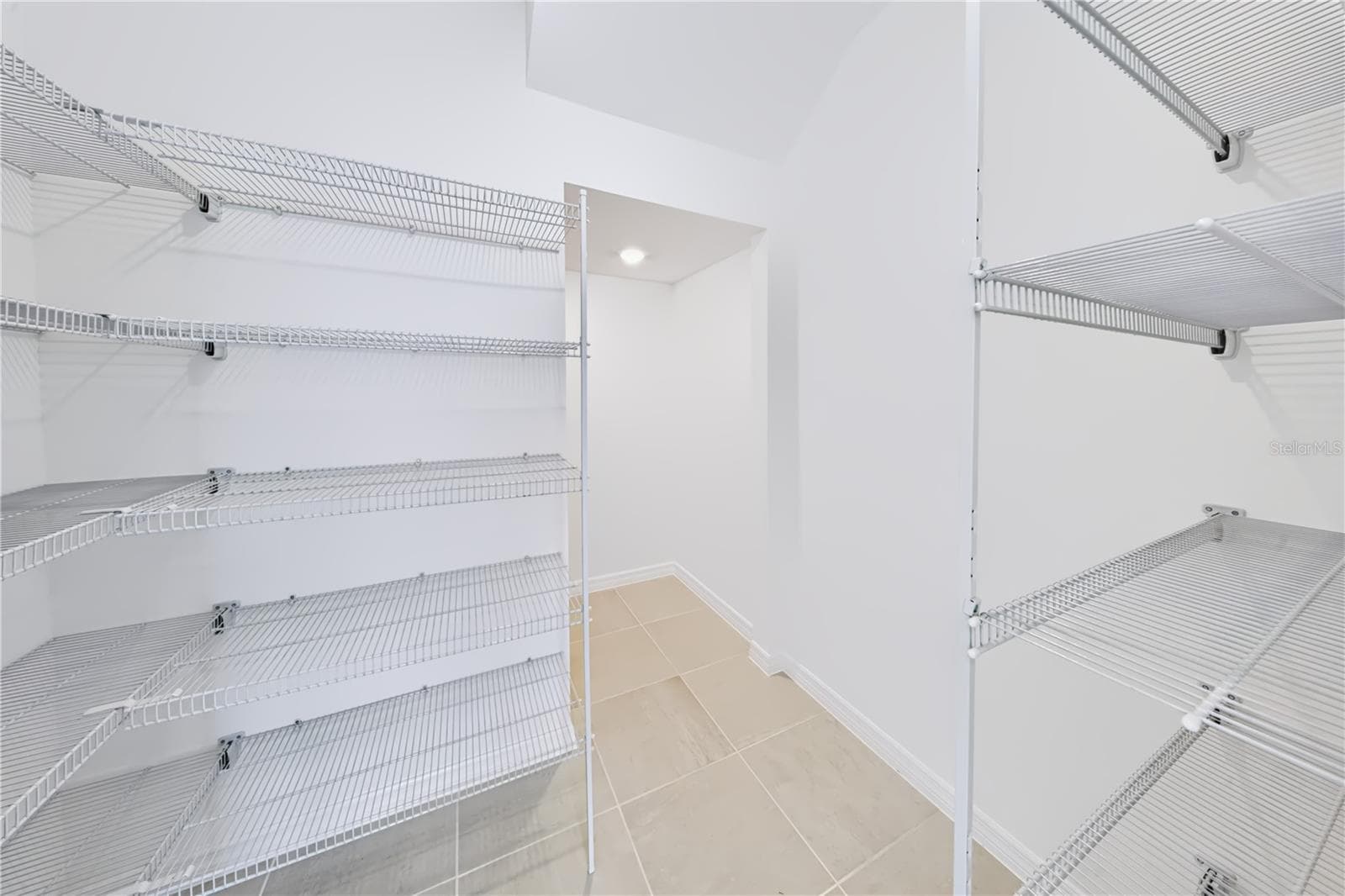 Pantry - 704 FARFIELDS ST, DELAND