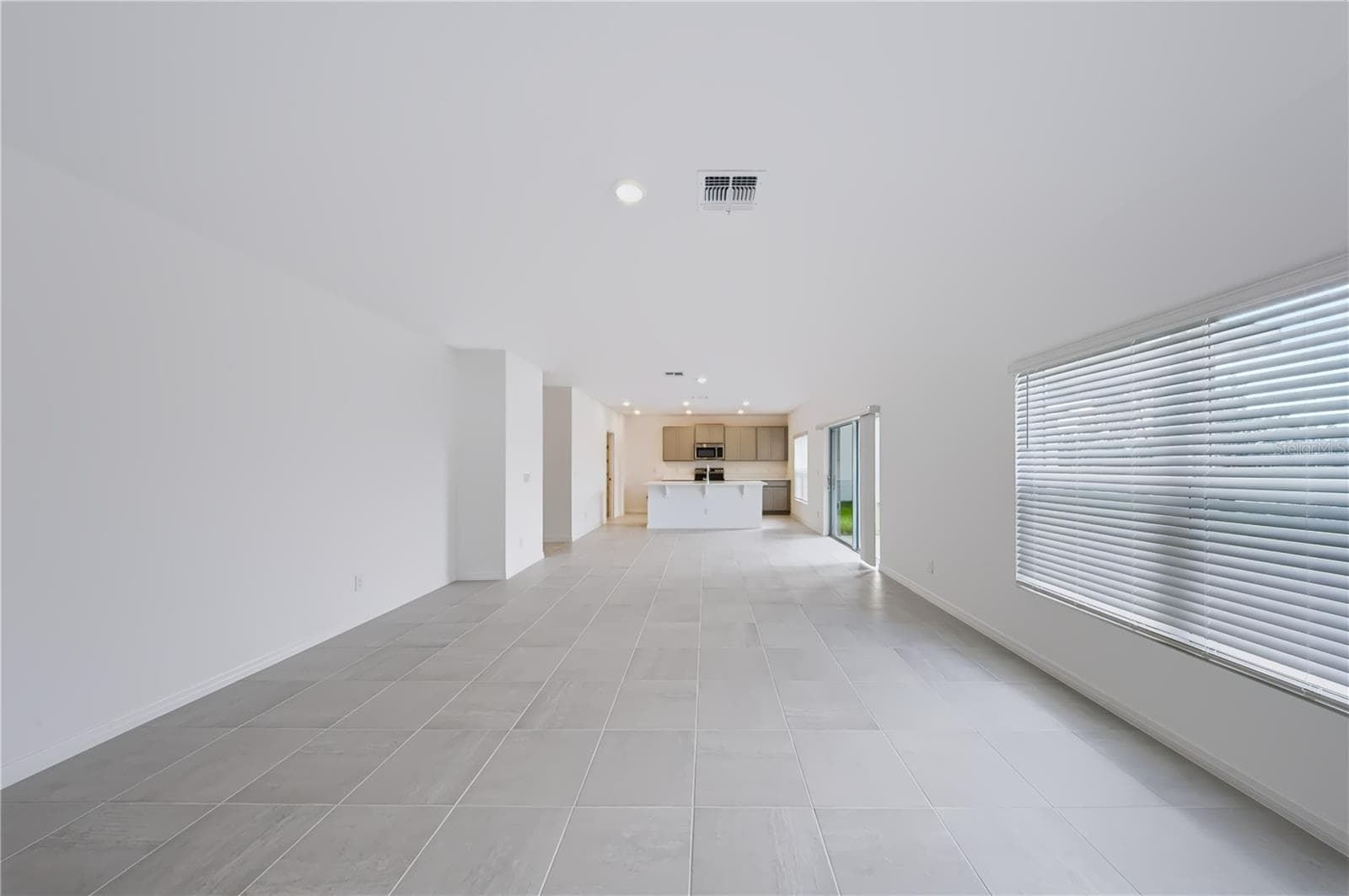 Great Room - 704 FARFIELDS ST, DELAND