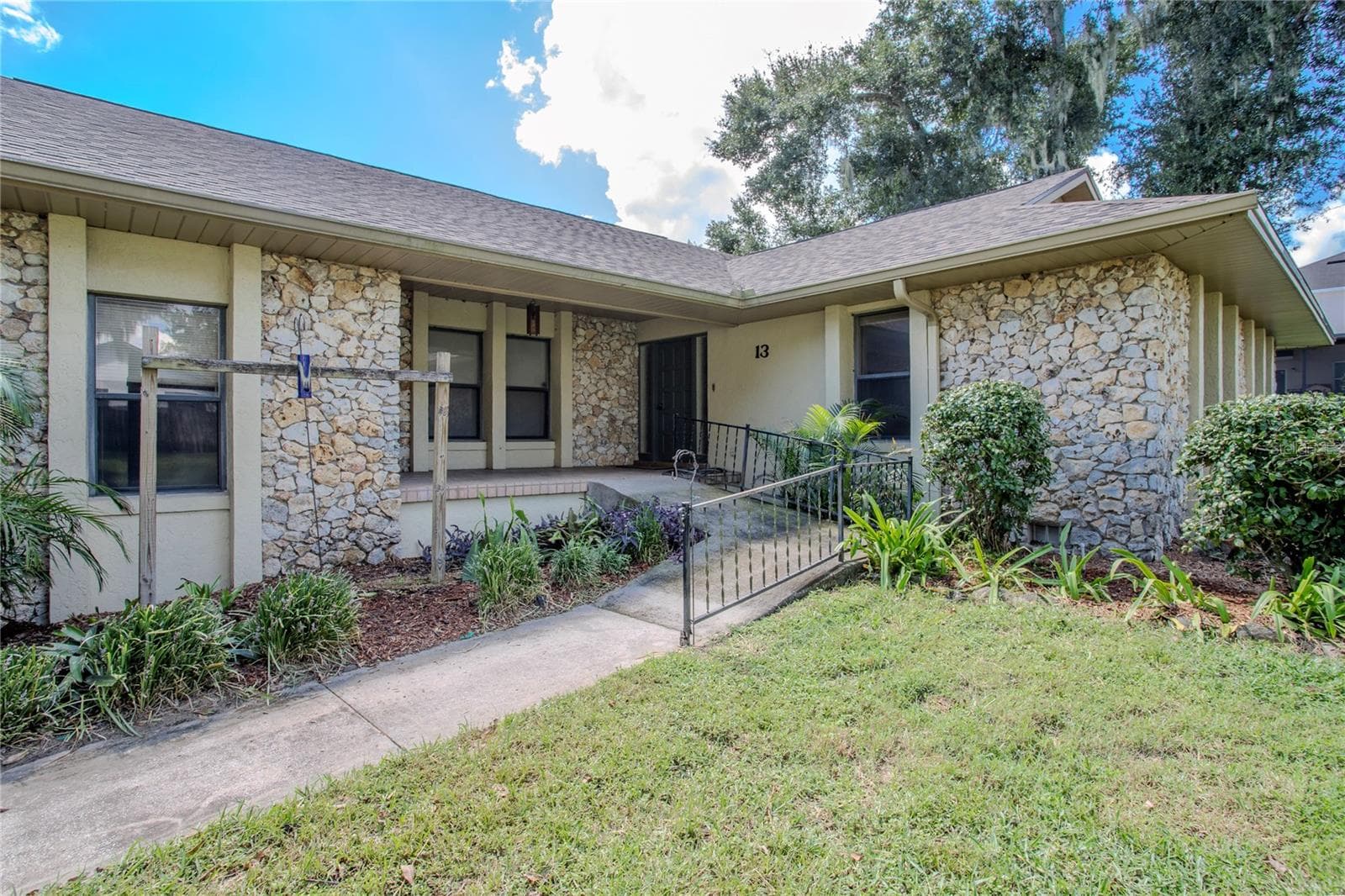 Single Family Residence at 13 HERMOSA DR, EUSTIS, photo 5 of 65
