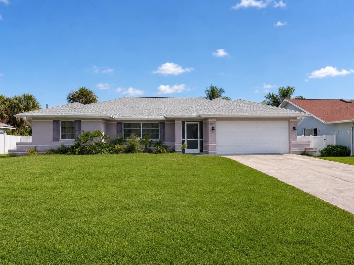 21467 PEACHLAND BLVD