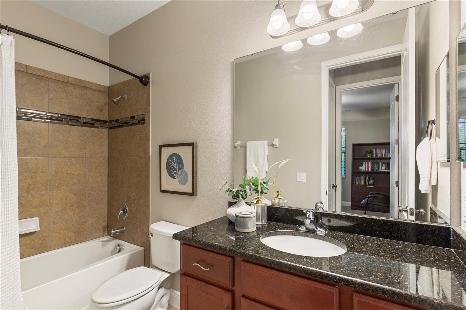 Single Family Residence at 11020 BRAHMAN RANCH CIR, RIVERVIEW, photo 9 of 43