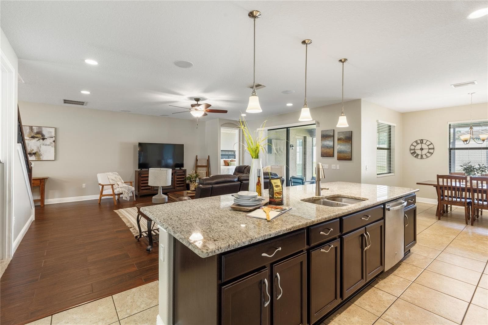 Single Family Residence at 11020 BRAHMAN RANCH CIR, RIVERVIEW, photo 13 of 43