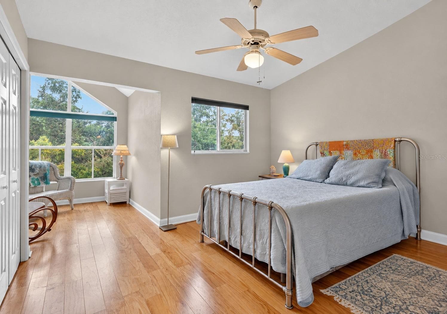 Upstairs guest suite with bonus sitting or office area - 14879 SEMINOLE TRL, SEMINOLE