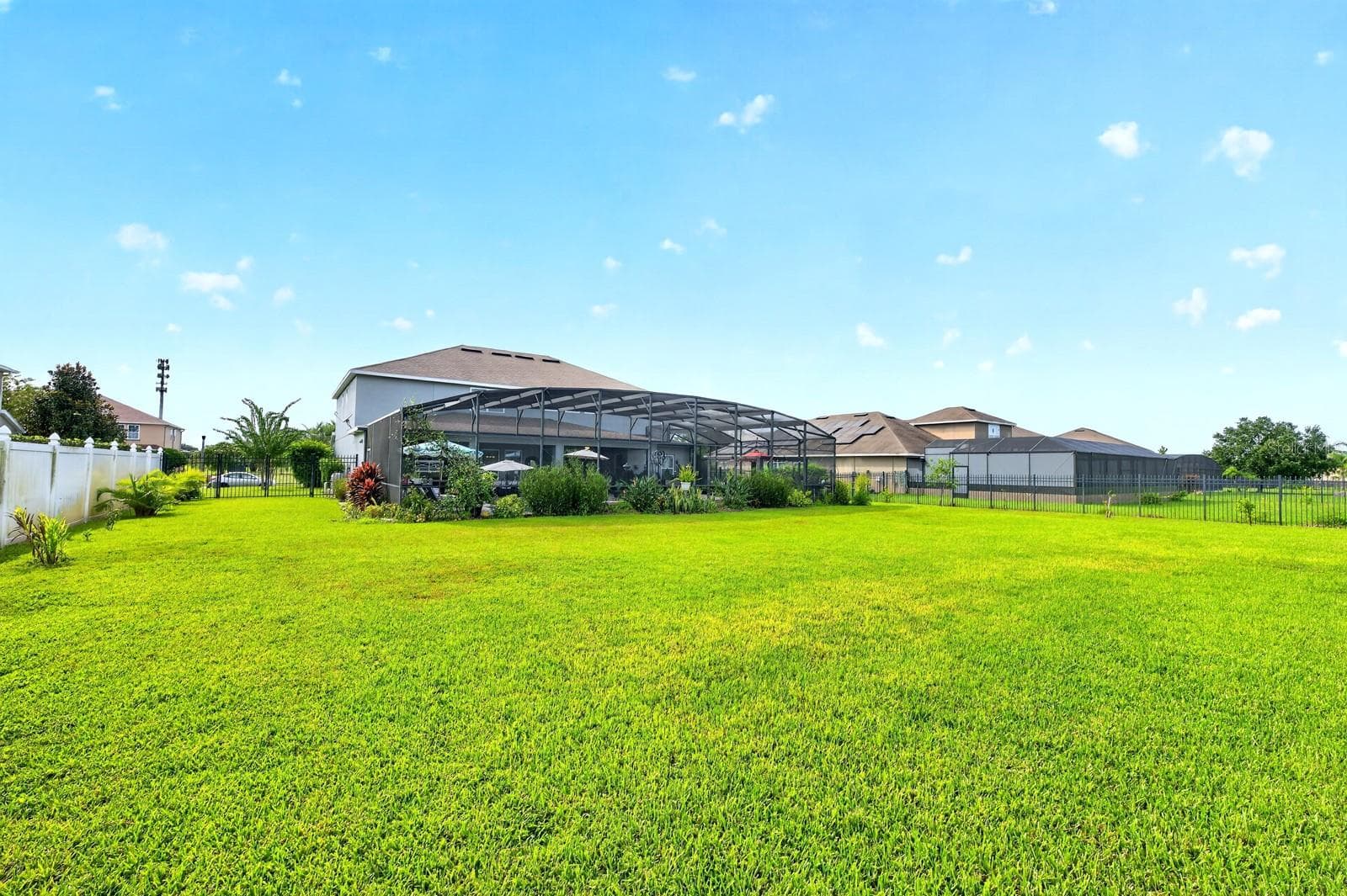 Fenced Backyard. - 3135 AMALFI DR, ORLANDO