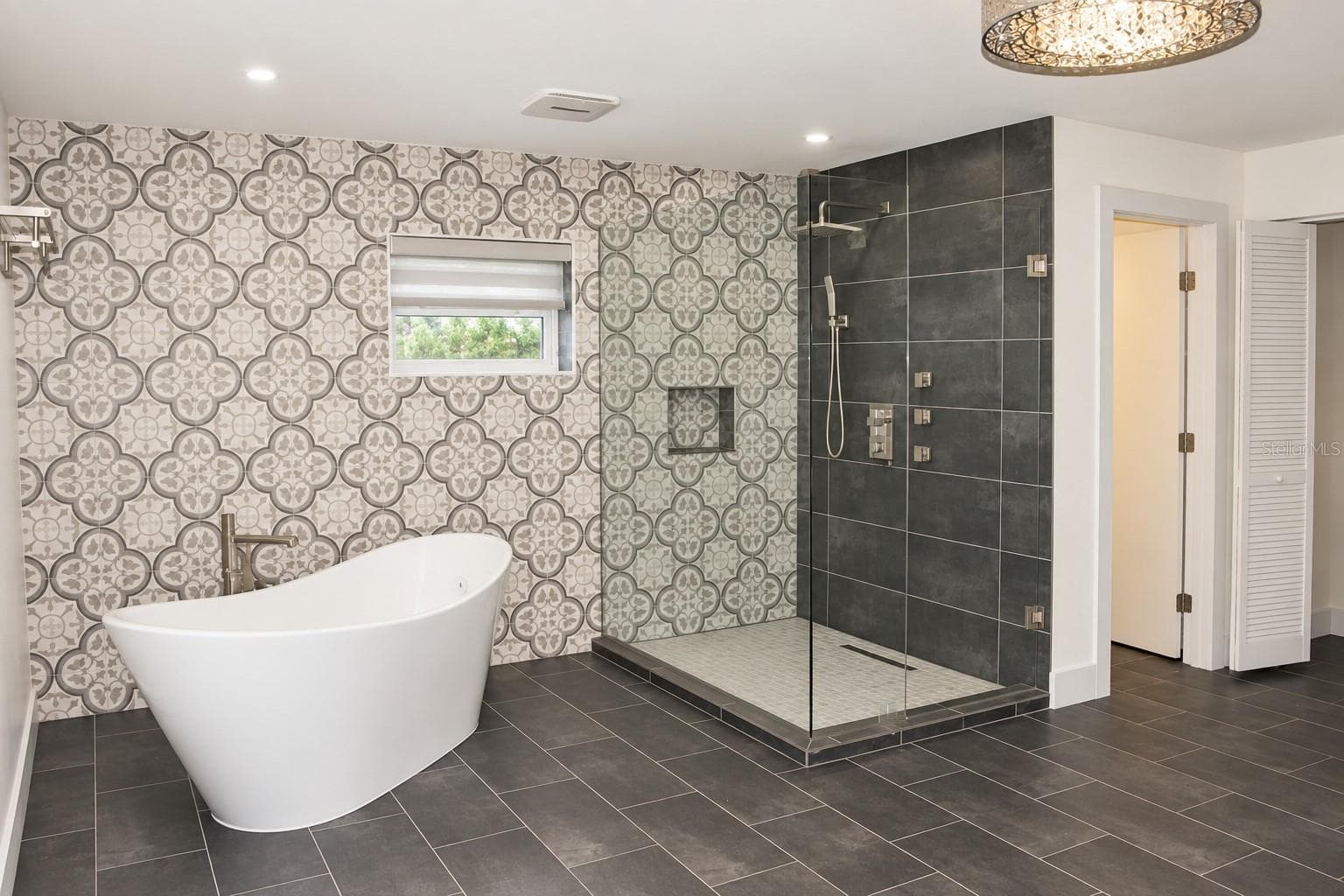 High-end walk-in shower and freestanding tub - 9865 SW 74TH AVE, OCALA