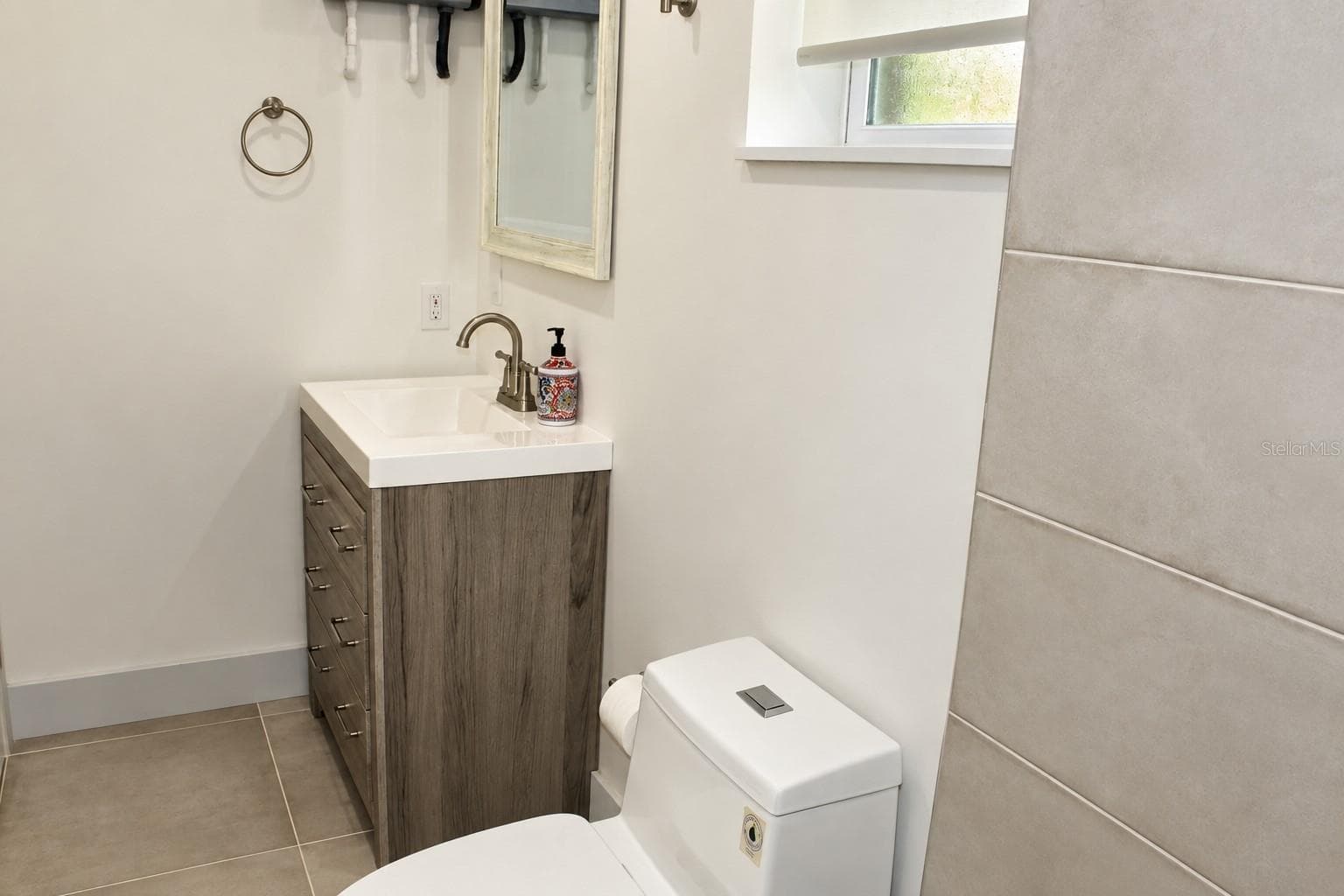Casita- Minimalist Bathroom with Vanity - 9865 SW 74TH AVE, OCALA