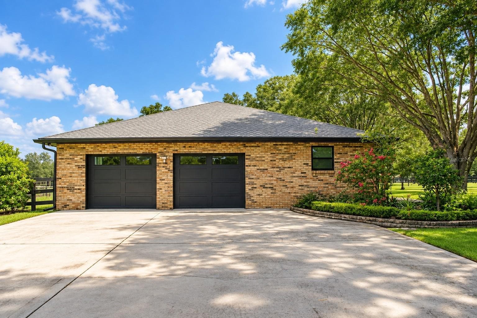 Brick Garage - 9865 SW 74TH AVE, OCALA