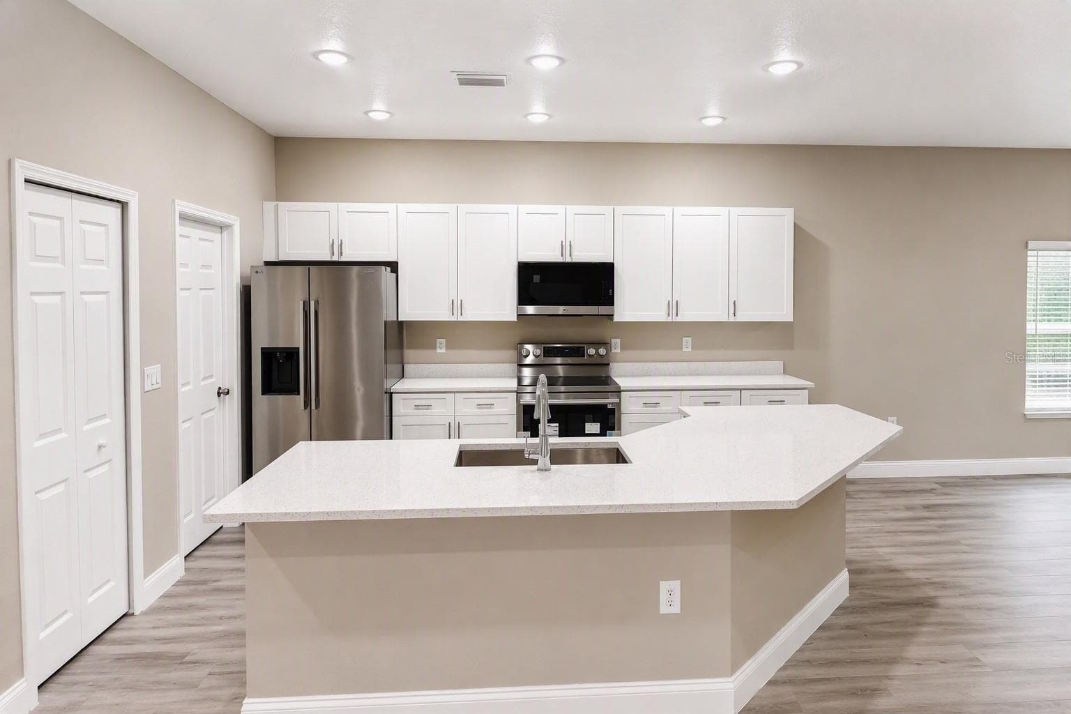 Single Family Residence at 1214 CRESCENT ST, SANFORD, photo 9 of 42