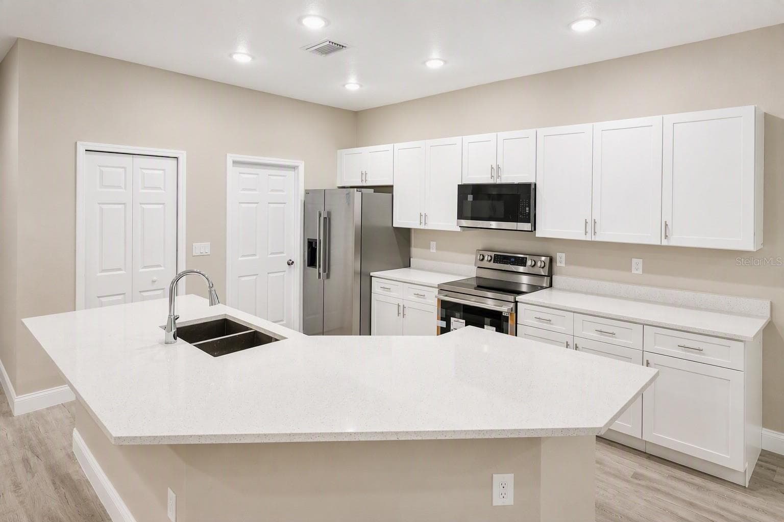 Single Family Residence at 1214 CRESCENT ST, SANFORD, photo 11 of 42
