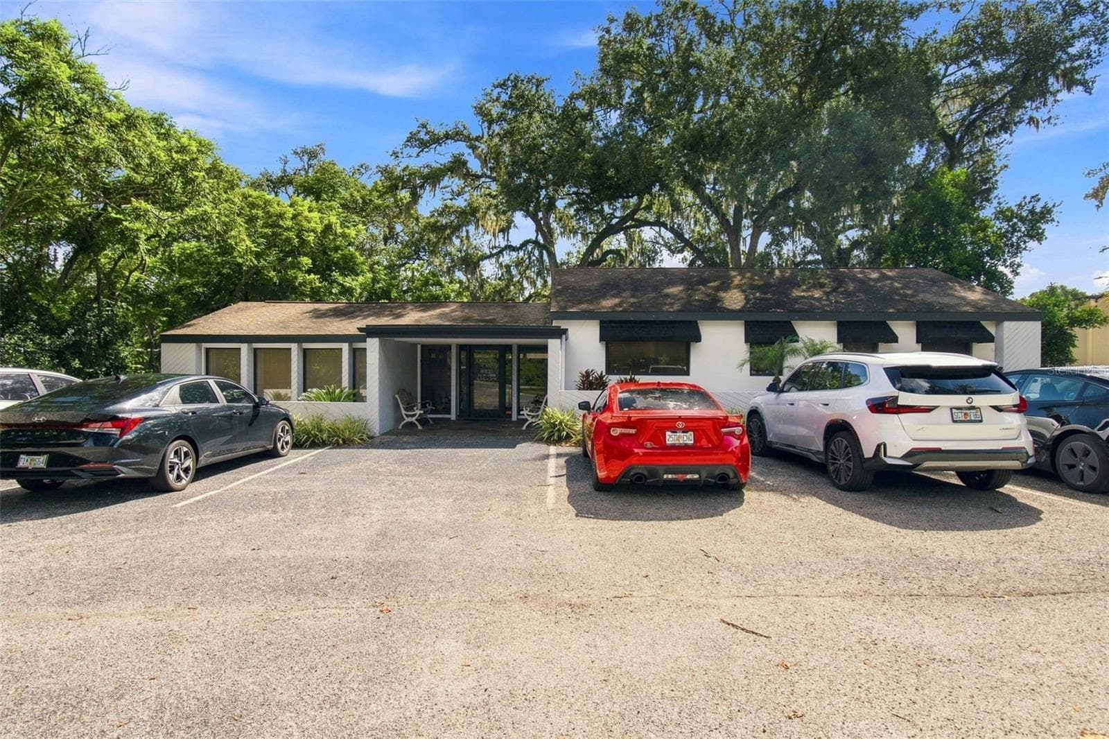 223 LITHIA PINECREST RD