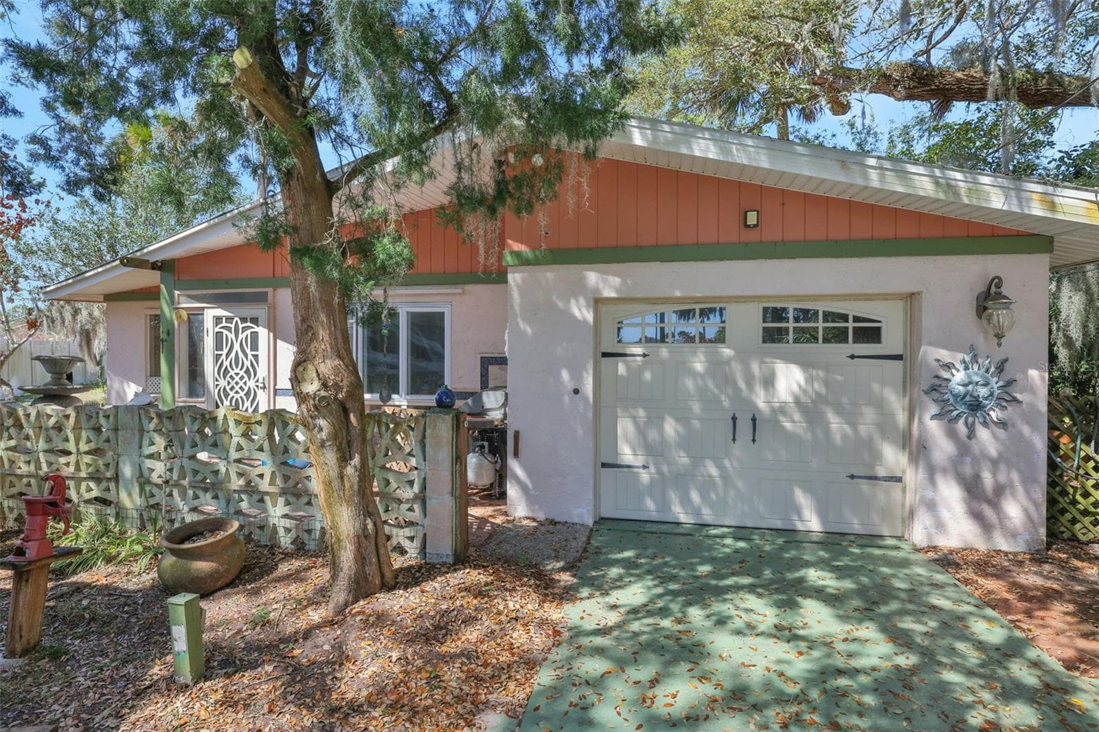 410 ACACIA CIR