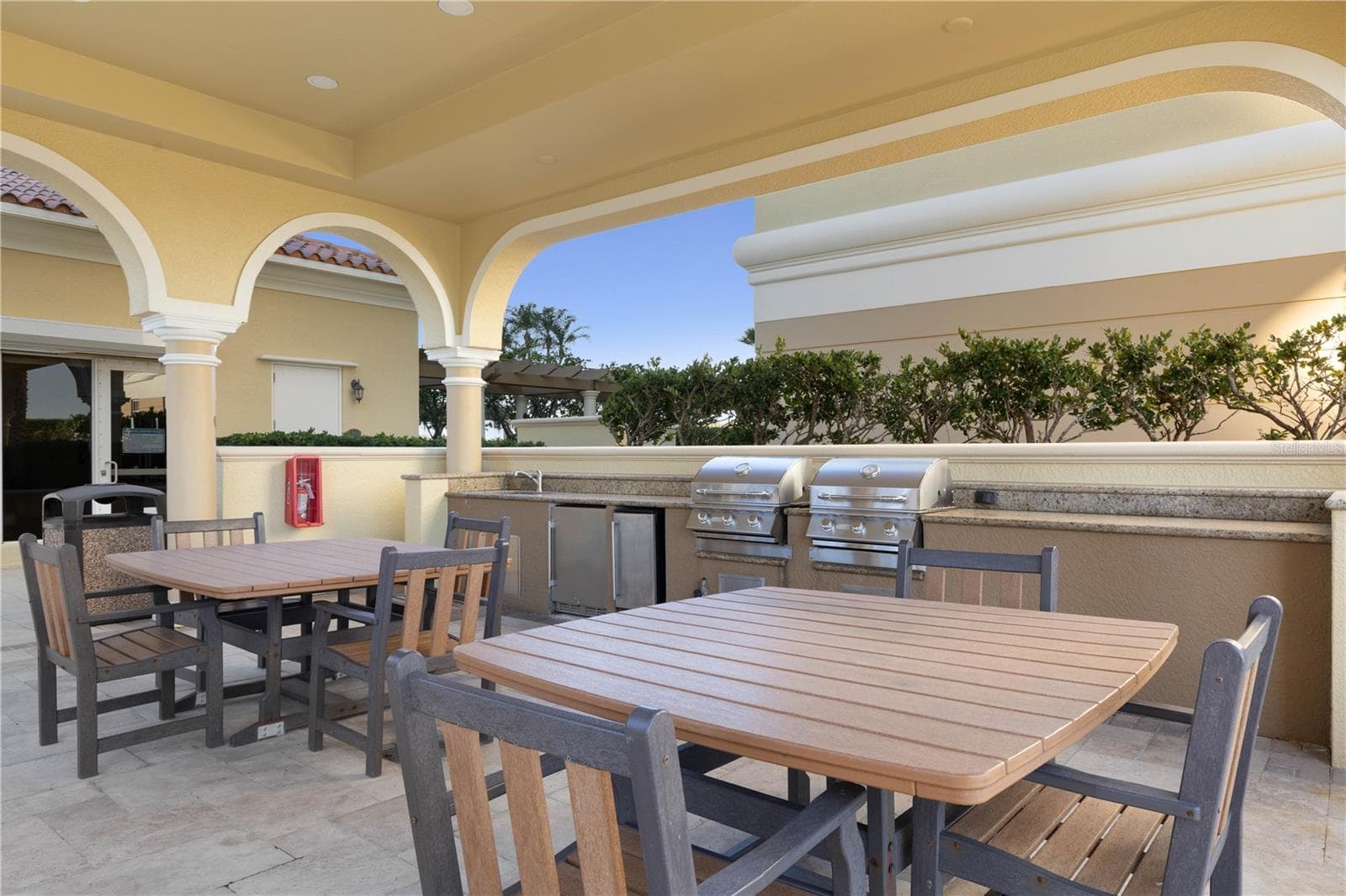 Pool Summer Kitchen - 19 AVENUE DE LA MER #405, PALM COAST