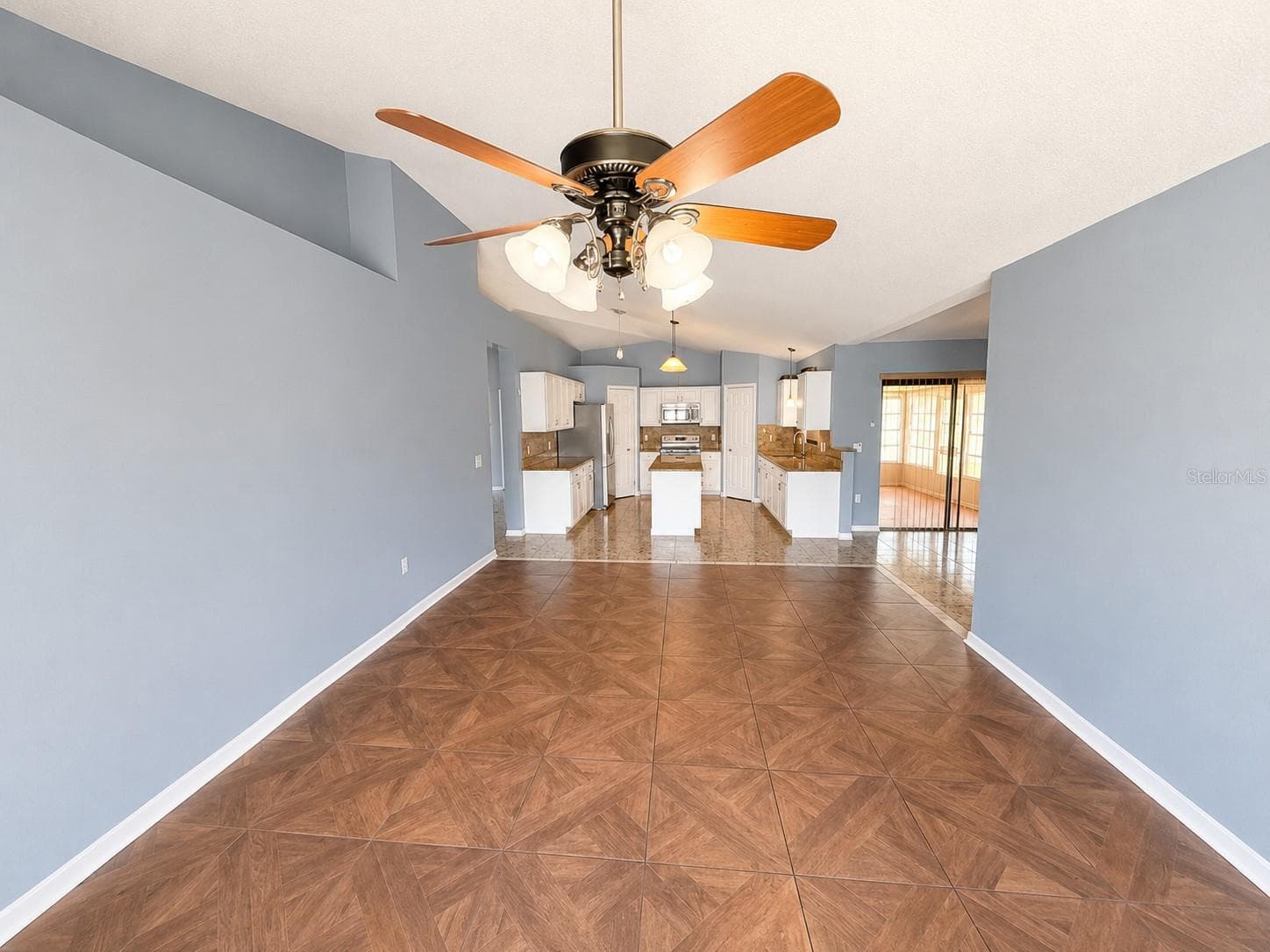 Single Family Residence at 309 ALEGRIANO CT, KISSIMMEE, photo 2 of 16