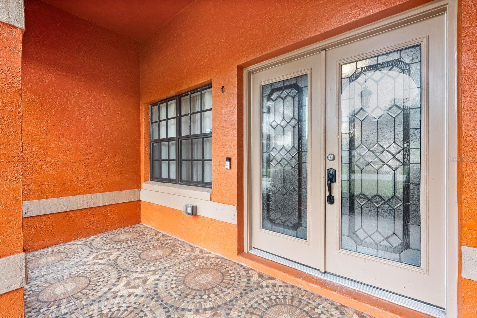 front screened porch - 54 WHITE HALL DR, PALM COAST