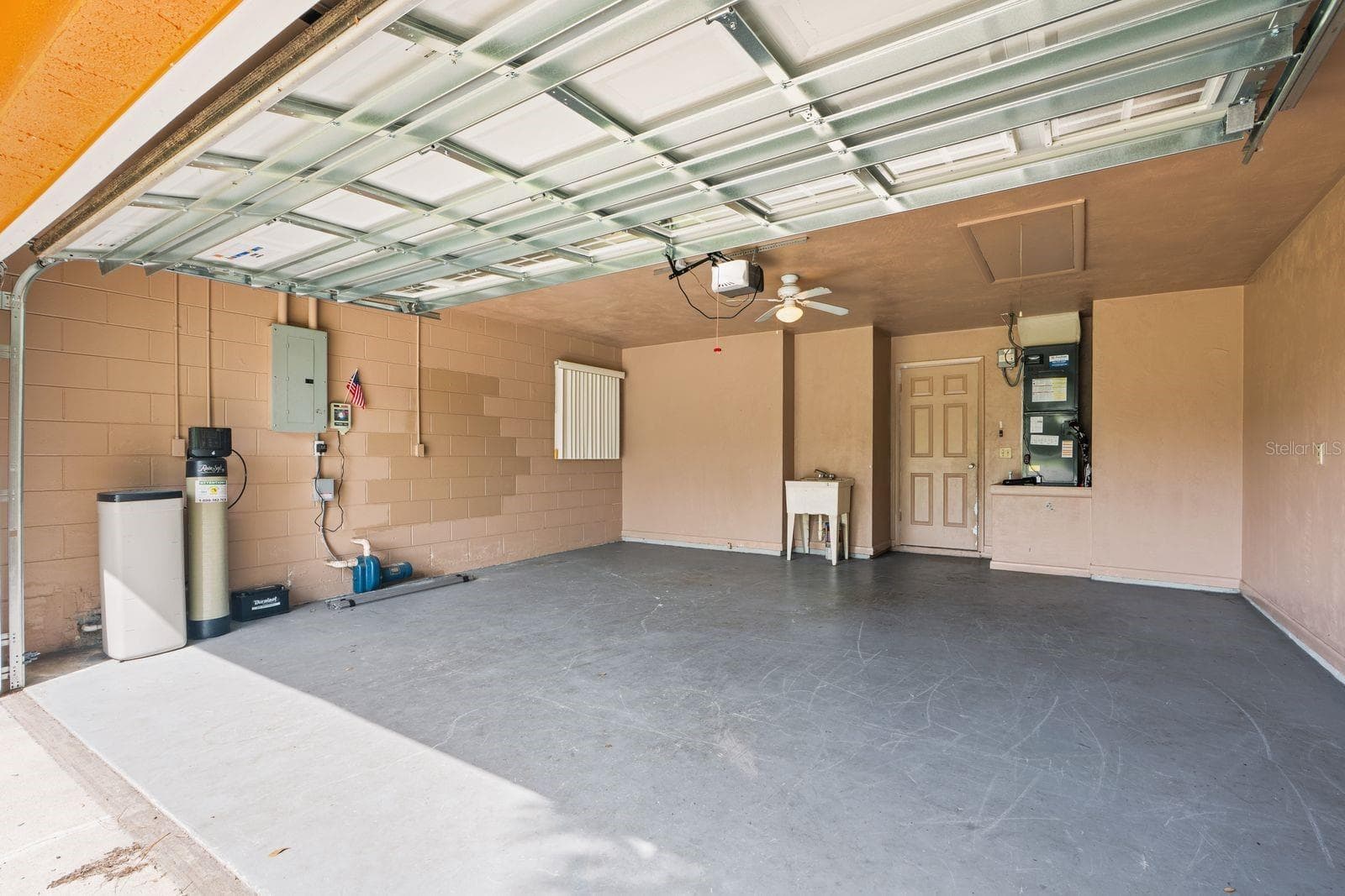 garage - 54 WHITE HALL DR, PALM COAST