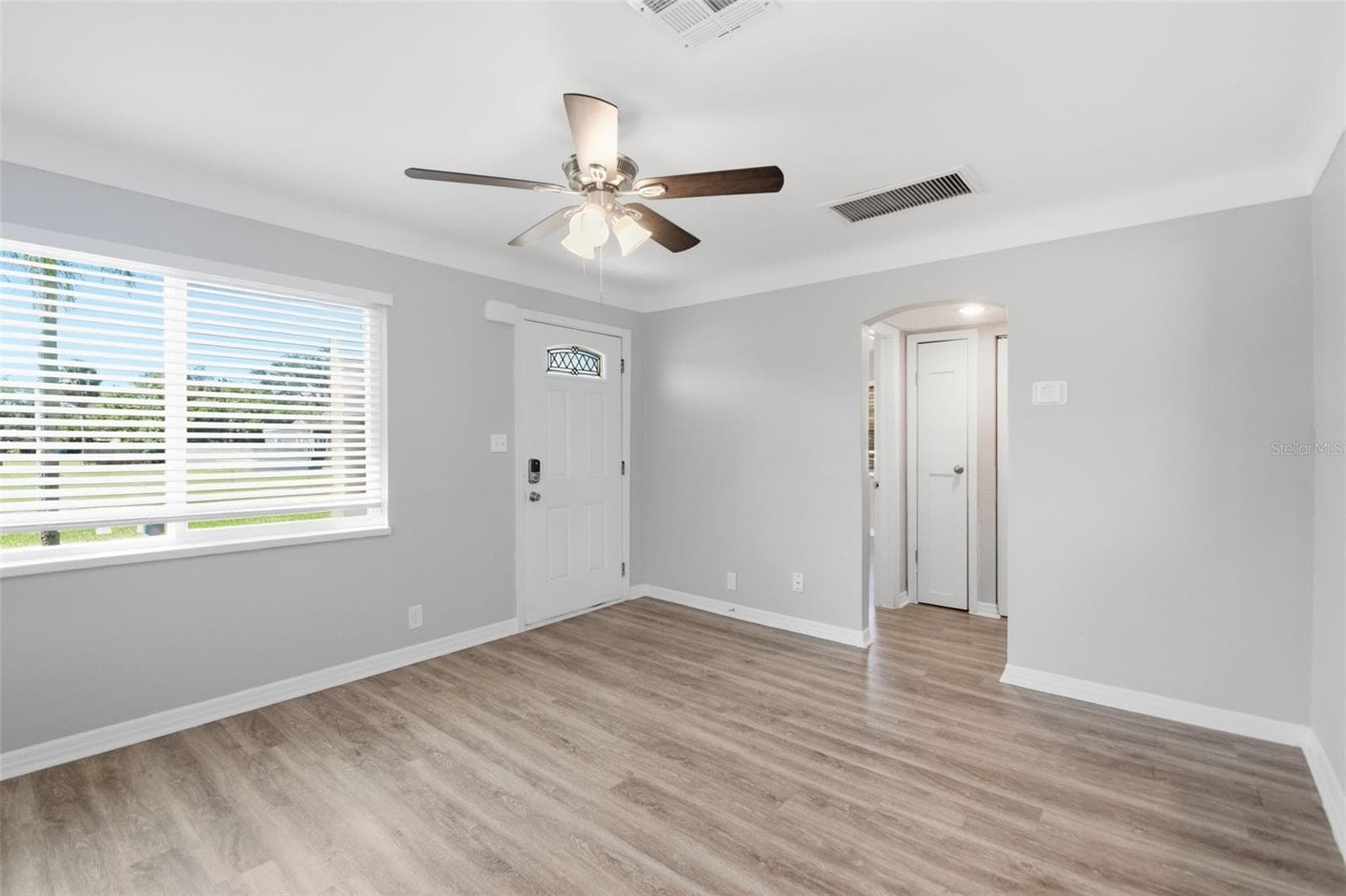 Single Family Residence at 833 61ST AVE NE, ST PETERSBURG, photo 11 of 42